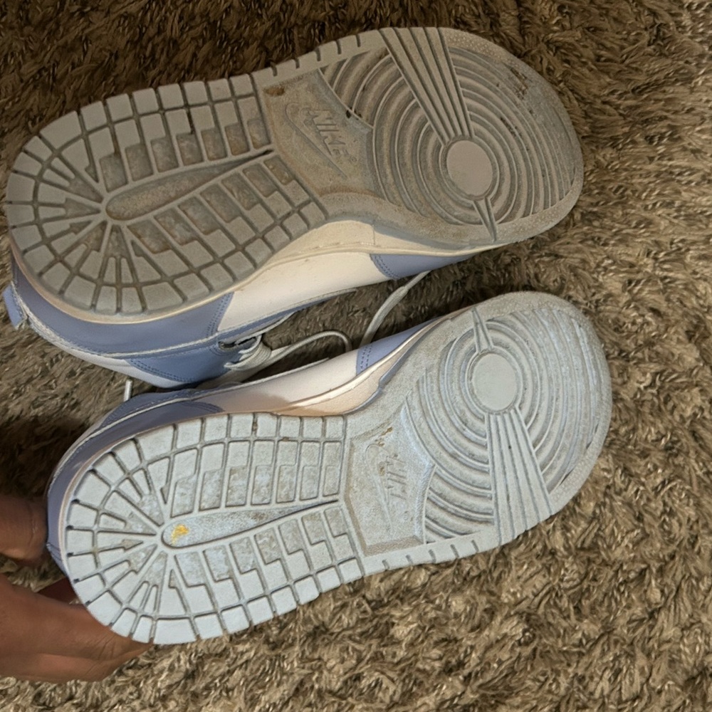 Nike Women's Shoes in Light Blue and White - Picture 3 of 3